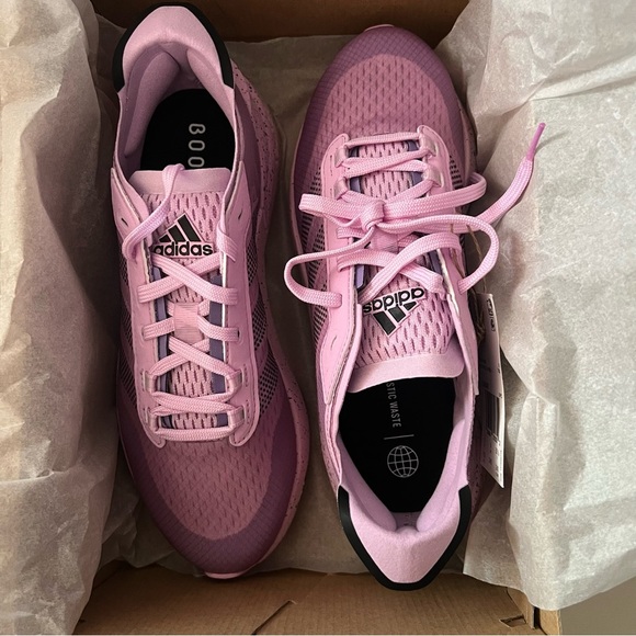 Adidas Women’s Avryn Shoes Size 7.5 Women’s Sportswear Sports Shoes